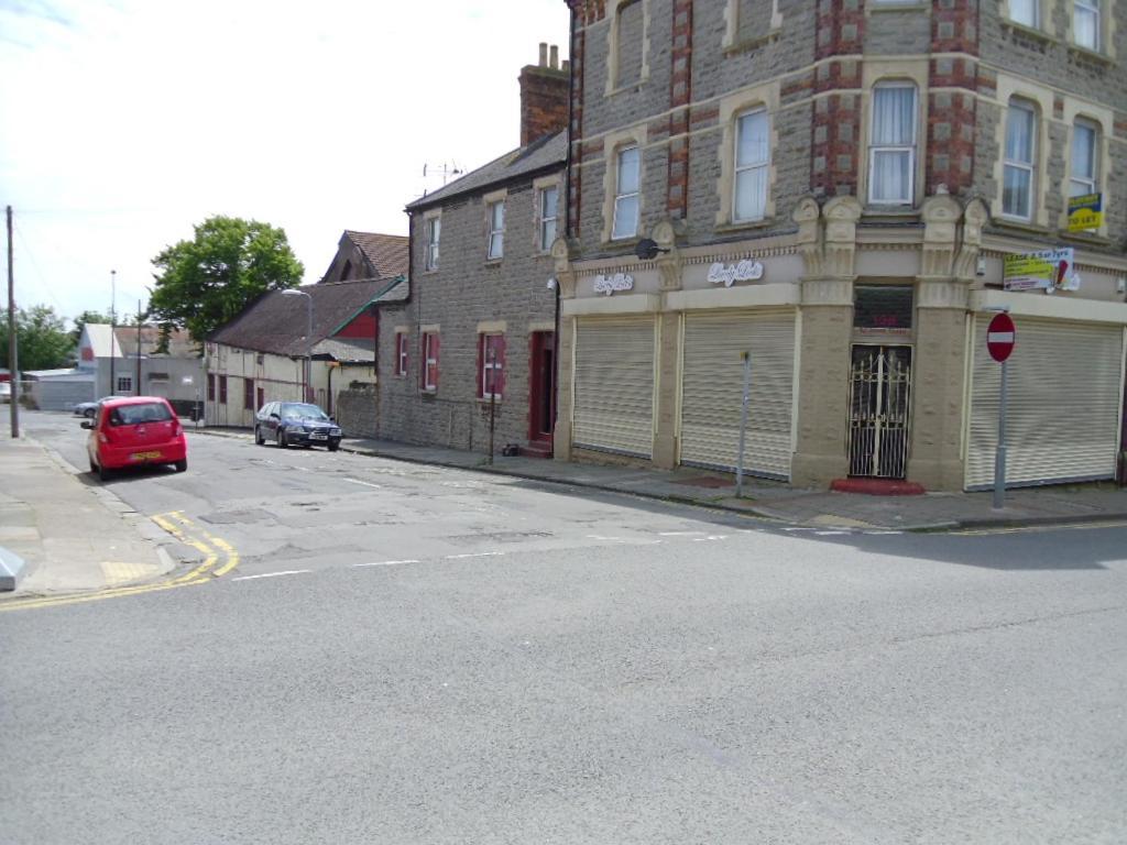 F3 2 Bedroomed Town House - Free Parking - Super 150 Mbps Wifi Near Gavin N Stacey Film House - 1 Free Dog Allowed Barry Bagian luar foto