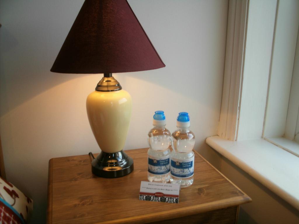 F3 2 Bedroomed Town House - Free Parking - Super 150 Mbps Wifi Near Gavin N Stacey Film House - 1 Free Dog Allowed Barry Ruang foto