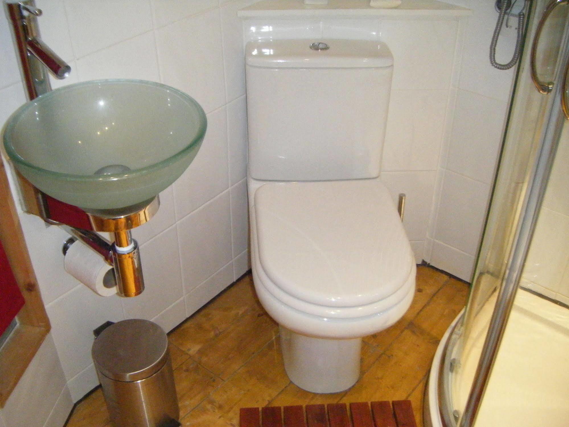 F3 2 Bedroomed Town House - Free Parking - Super 150 Mbps Wifi Near Gavin N Stacey Film House - 1 Free Dog Allowed Barry Bagian luar foto