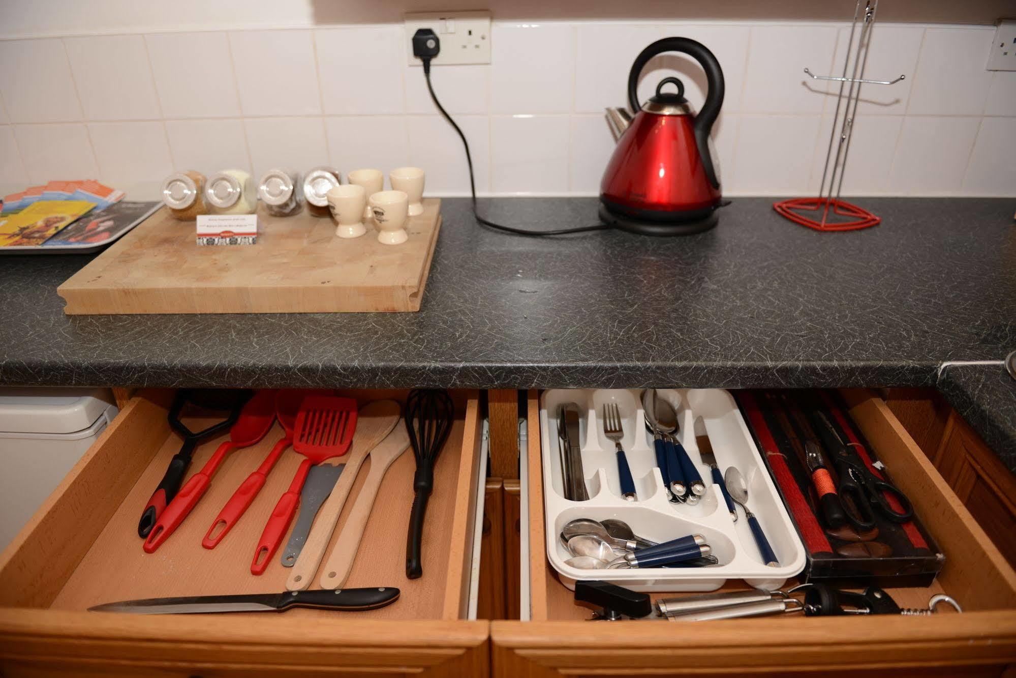 F3 2 Bedroomed Town House - Free Parking - Super 150 Mbps Wifi Near Gavin N Stacey Film House - 1 Free Dog Allowed Barry Bagian luar foto