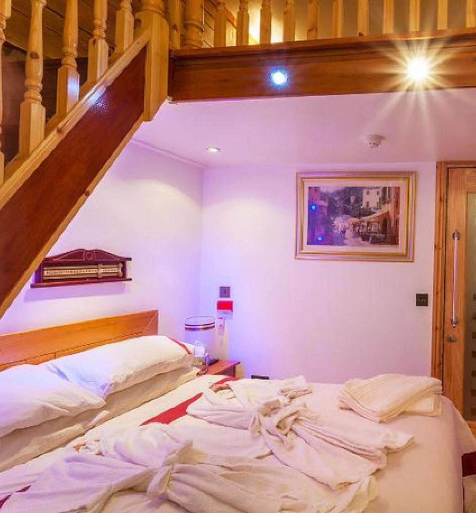 F3 2 Bedroomed Town House - Free Parking - Super 150 Mbps Wifi Near Gavin N Stacey Film House - 1 Free Dog Allowed Barry Bagian luar foto