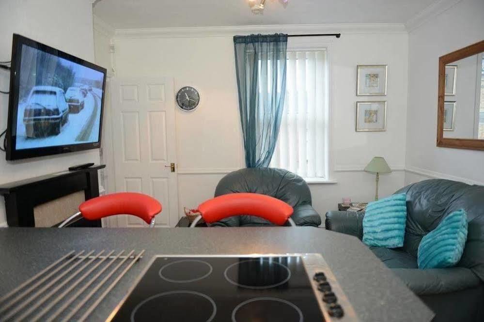 F3 2 Bedroomed Town House - Free Parking - Super 150 Mbps Wifi Near Gavin N Stacey Film House - 1 Free Dog Allowed Barry Bagian luar foto