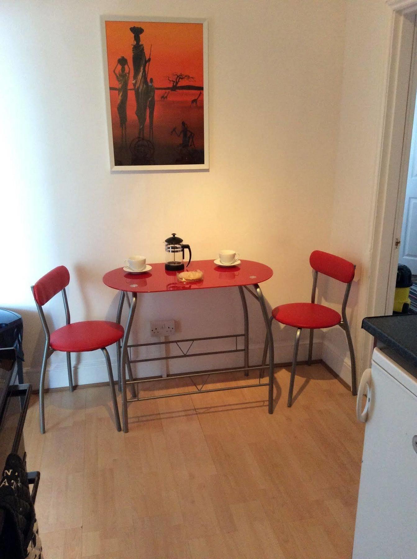 F3 2 Bedroomed Town House - Free Parking - Super 150 Mbps Wifi Near Gavin N Stacey Film House - 1 Free Dog Allowed Barry Bagian luar foto
