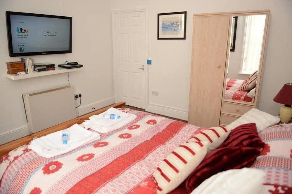 F3 2 Bedroomed Town House - Free Parking - Super 150 Mbps Wifi Near Gavin N Stacey Film House - 1 Free Dog Allowed Barry Bagian luar foto